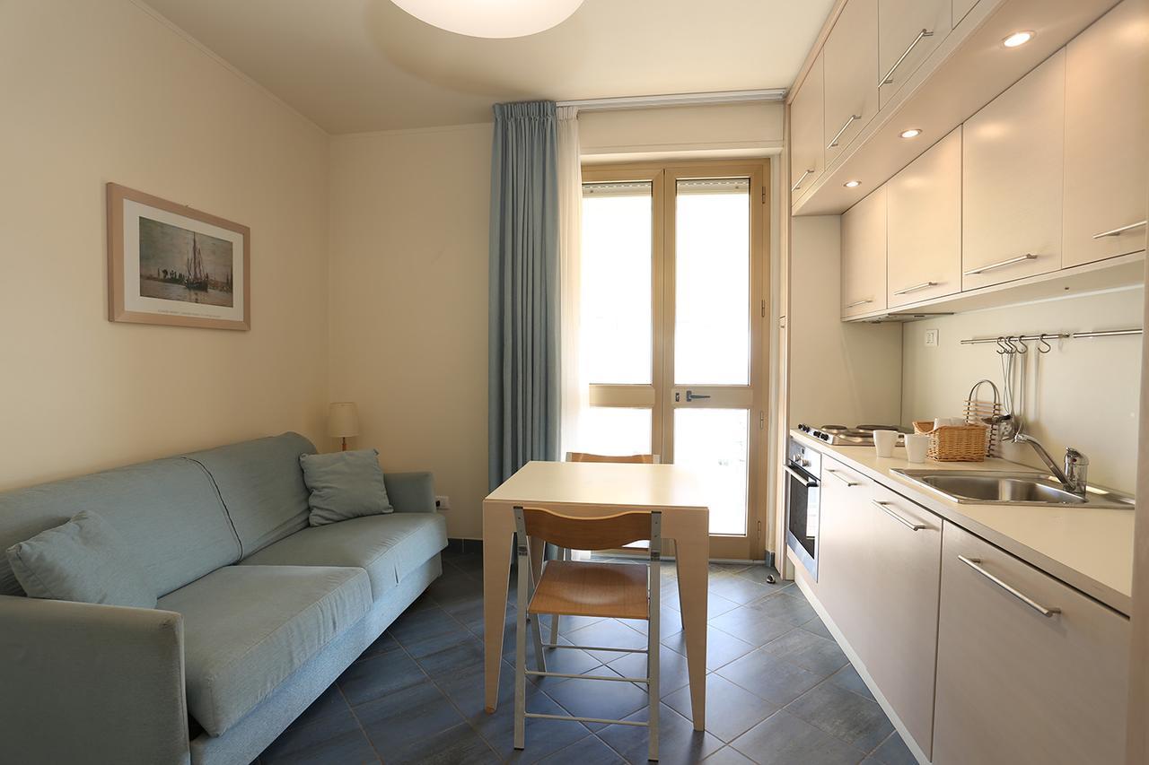 Hotel Brunella Λίντο ντι Καμαϊόρε Εξωτερικό φωτογραφία