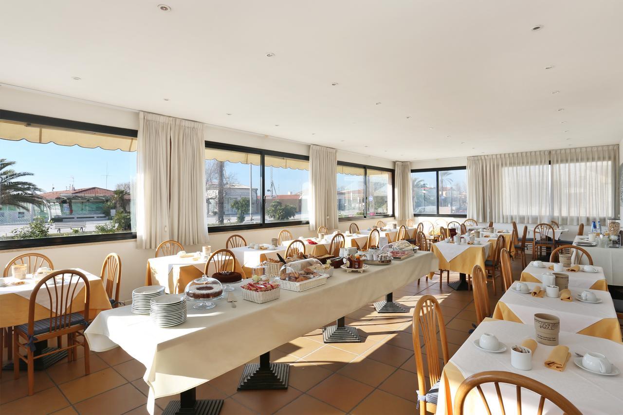 Hotel Brunella Λίντο ντι Καμαϊόρε Εξωτερικό φωτογραφία