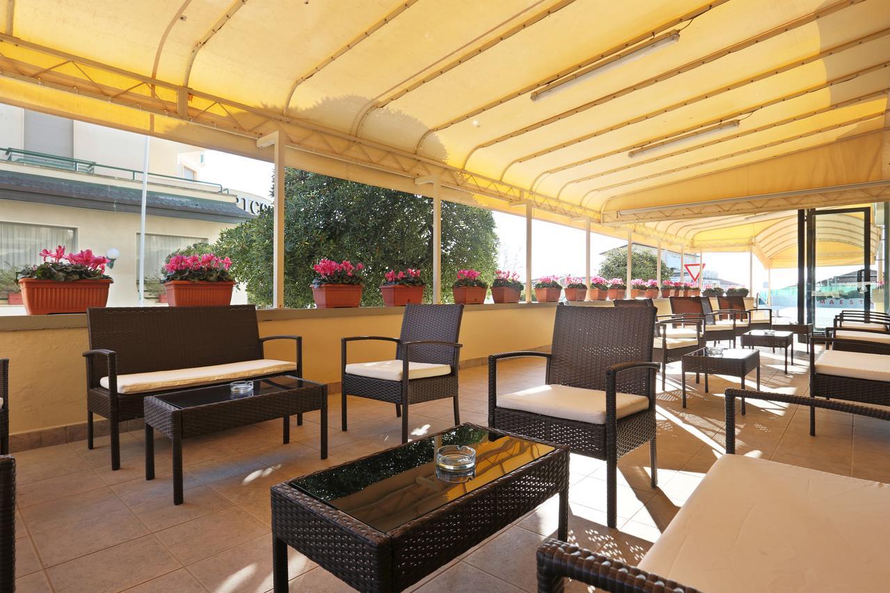Hotel Brunella Λίντο ντι Καμαϊόρε Εξωτερικό φωτογραφία