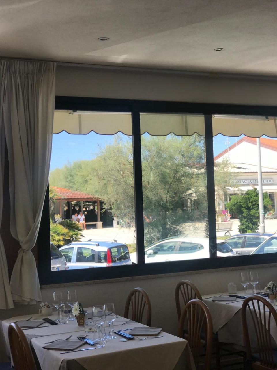 Hotel Brunella Λίντο ντι Καμαϊόρε Εξωτερικό φωτογραφία