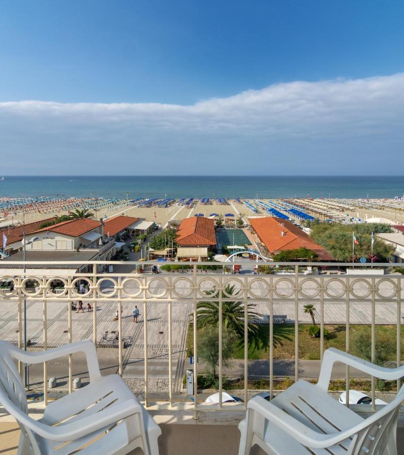 Hotel Brunella Λίντο ντι Καμαϊόρε Εξωτερικό φωτογραφία