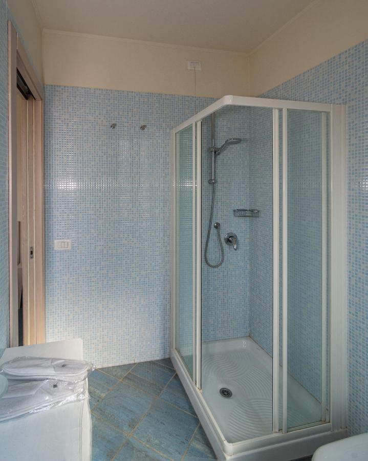 Hotel Brunella Λίντο ντι Καμαϊόρε Εξωτερικό φωτογραφία