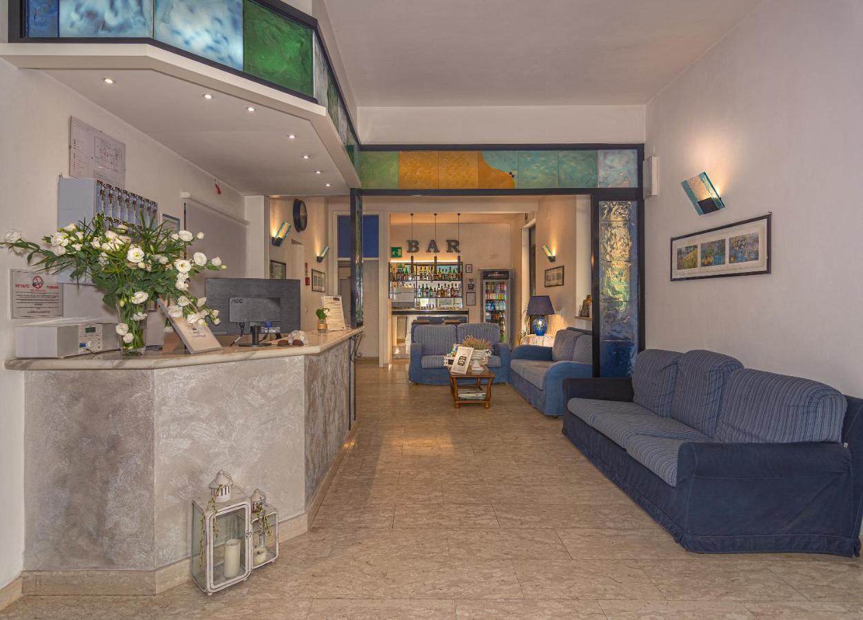 Hotel Brunella Λίντο ντι Καμαϊόρε Εξωτερικό φωτογραφία