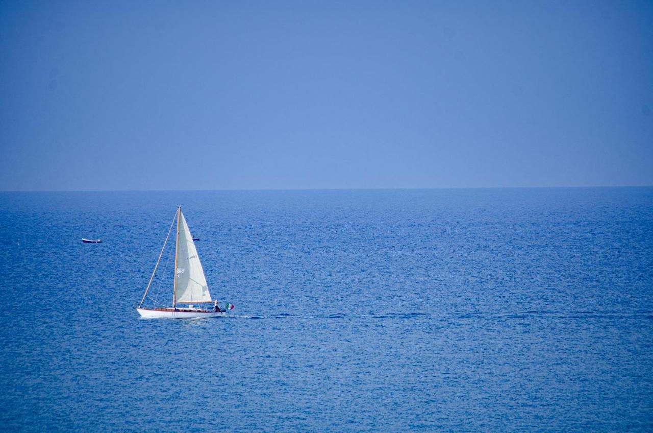Hotel Brunella Λίντο ντι Καμαϊόρε Εξωτερικό φωτογραφία
