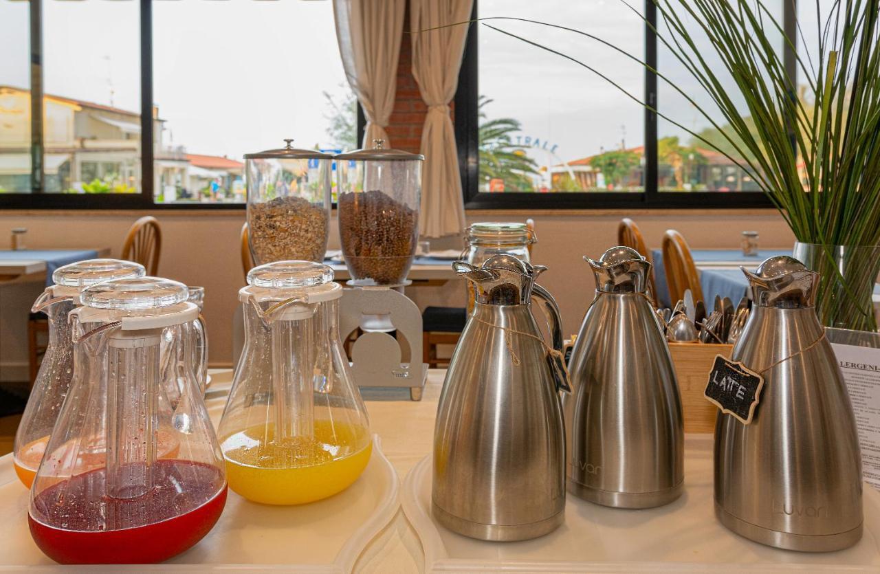 Hotel Brunella Λίντο ντι Καμαϊόρε Εξωτερικό φωτογραφία