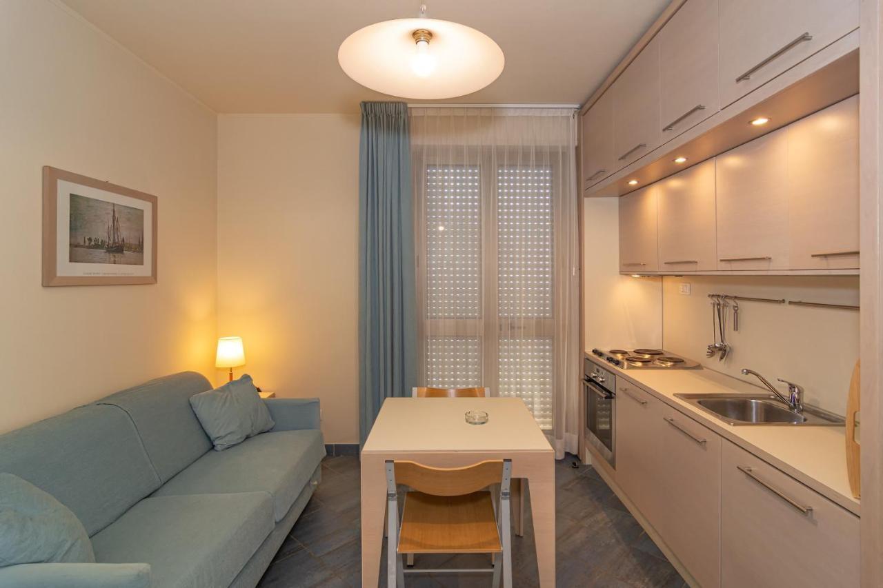 Hotel Brunella Λίντο ντι Καμαϊόρε Εξωτερικό φωτογραφία