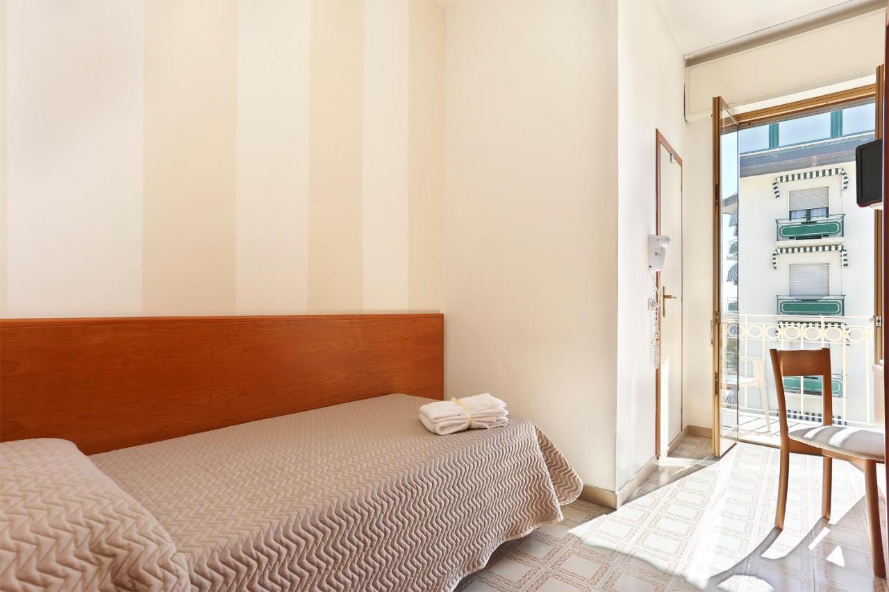Hotel Brunella Λίντο ντι Καμαϊόρε Εξωτερικό φωτογραφία