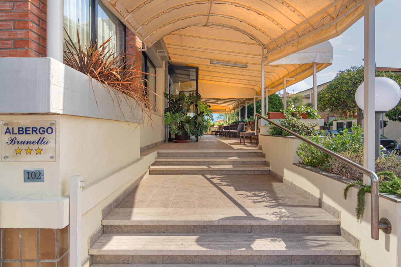 Hotel Brunella Λίντο ντι Καμαϊόρε Εξωτερικό φωτογραφία