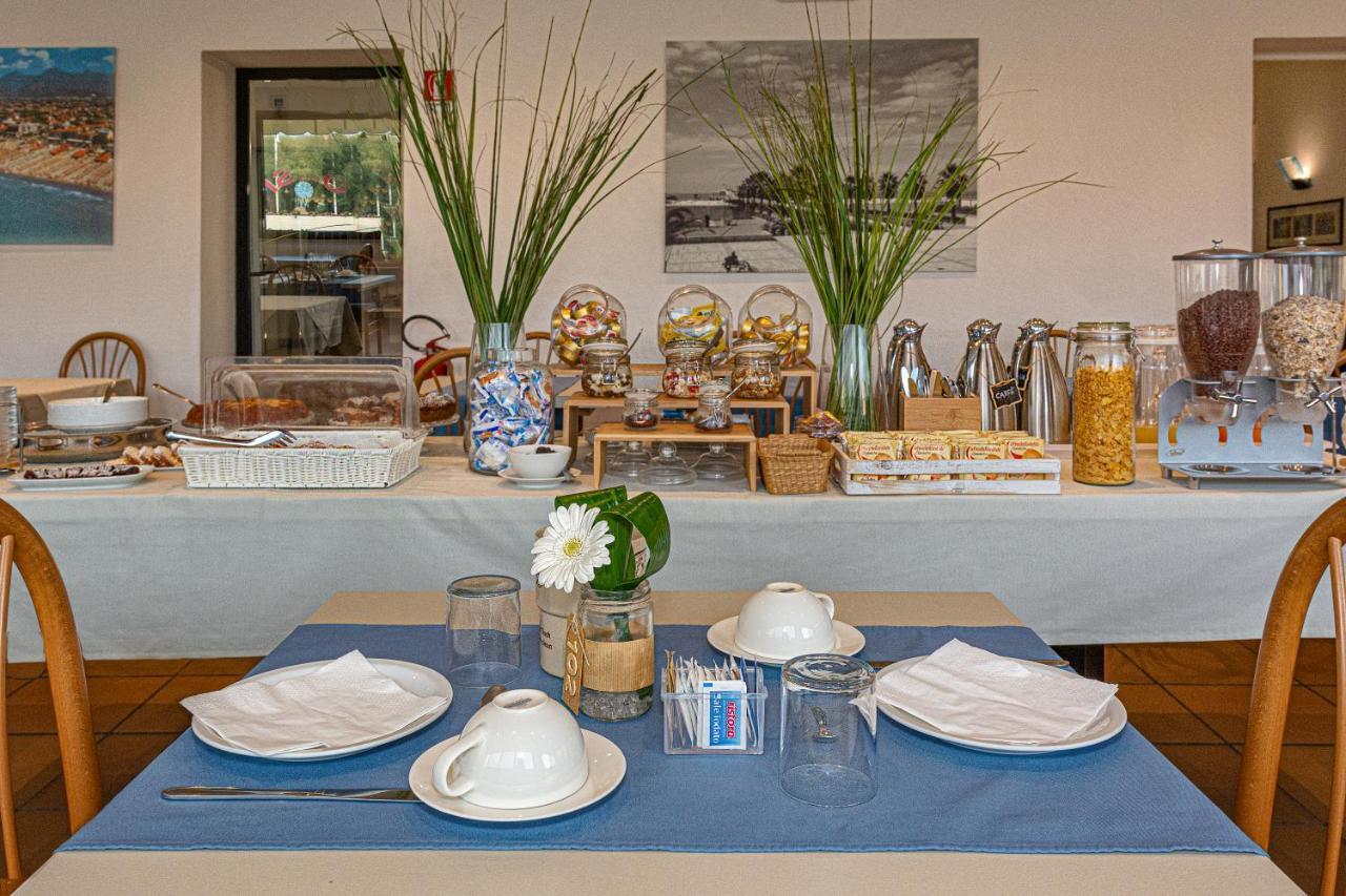 Hotel Brunella Λίντο ντι Καμαϊόρε Εξωτερικό φωτογραφία