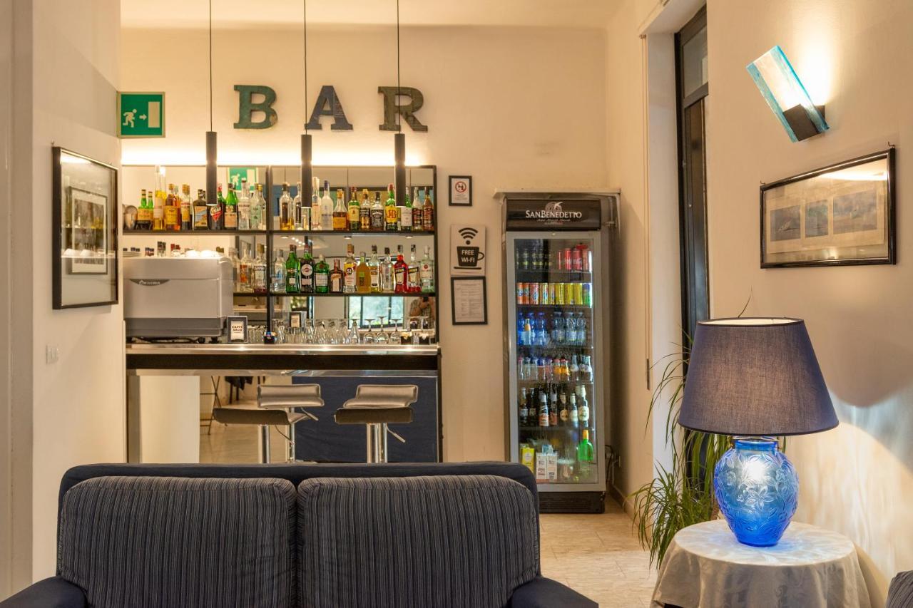 Hotel Brunella Λίντο ντι Καμαϊόρε Εξωτερικό φωτογραφία