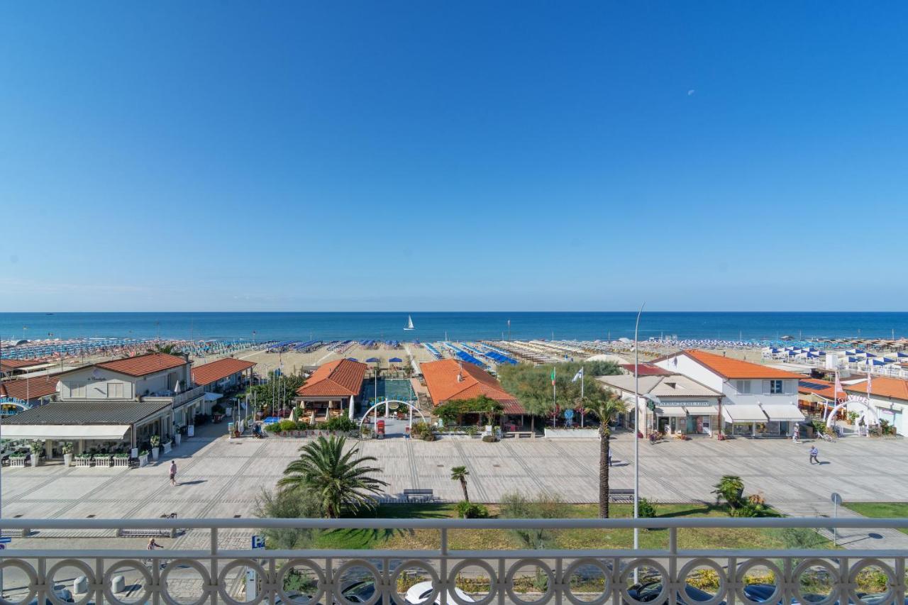 Hotel Brunella Λίντο ντι Καμαϊόρε Εξωτερικό φωτογραφία